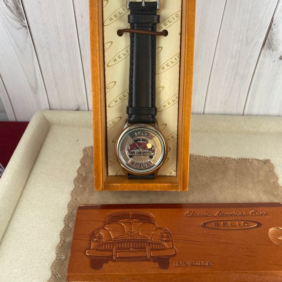 Vintage Fossil/Relic 3D 1949 Buick Red Stainless Steel Watch - Picture 4 of 10